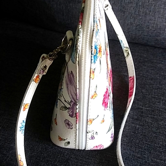 Genuine Leather Floral Purse - Picture 2 of 8